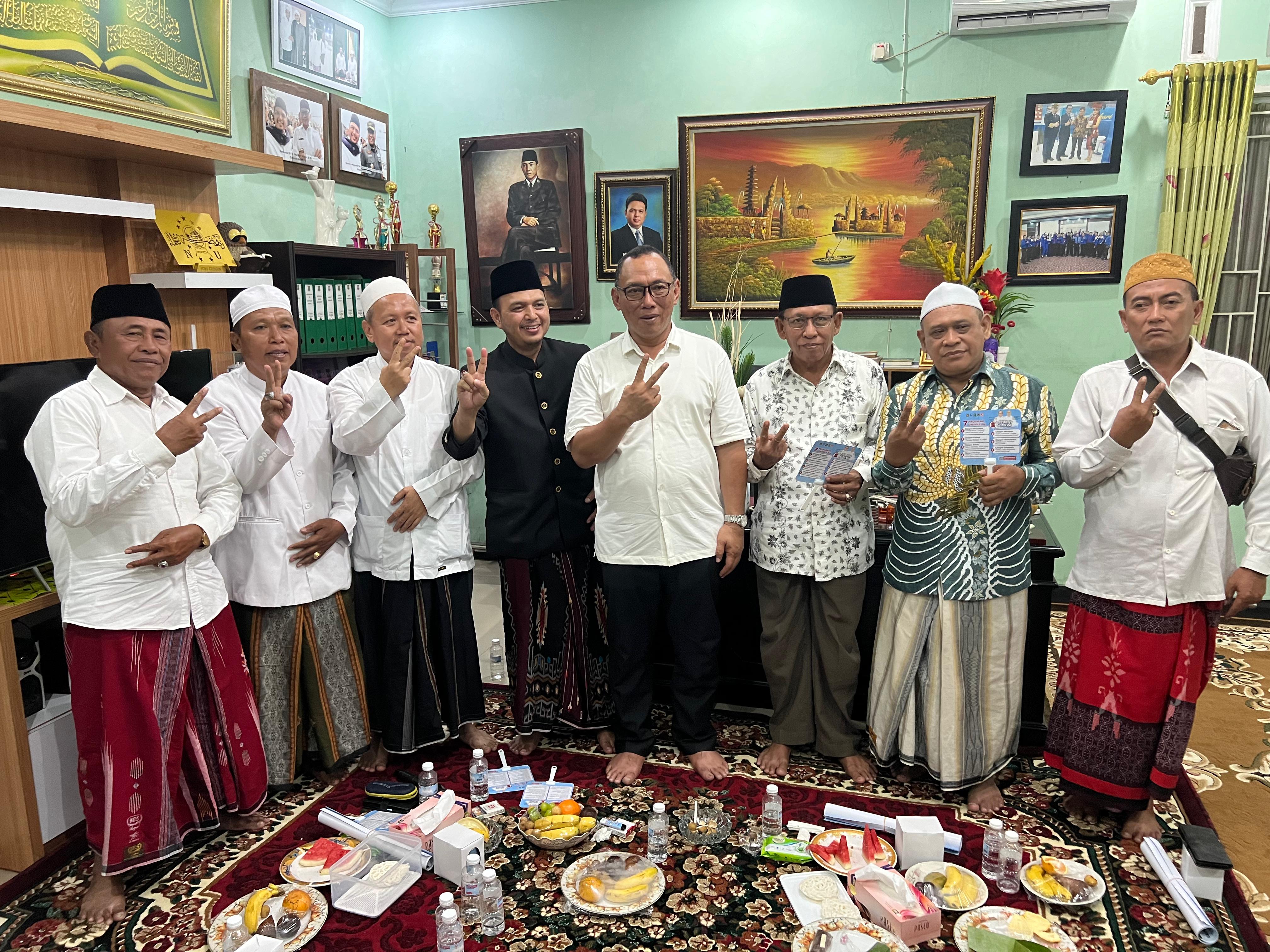 Ikatan Keluarga Madura saat bersilaturahmi sekaligus memberikan dukungan kepada Helldy Agustian di Pilkada Kota Cilegon (Istimewa) 