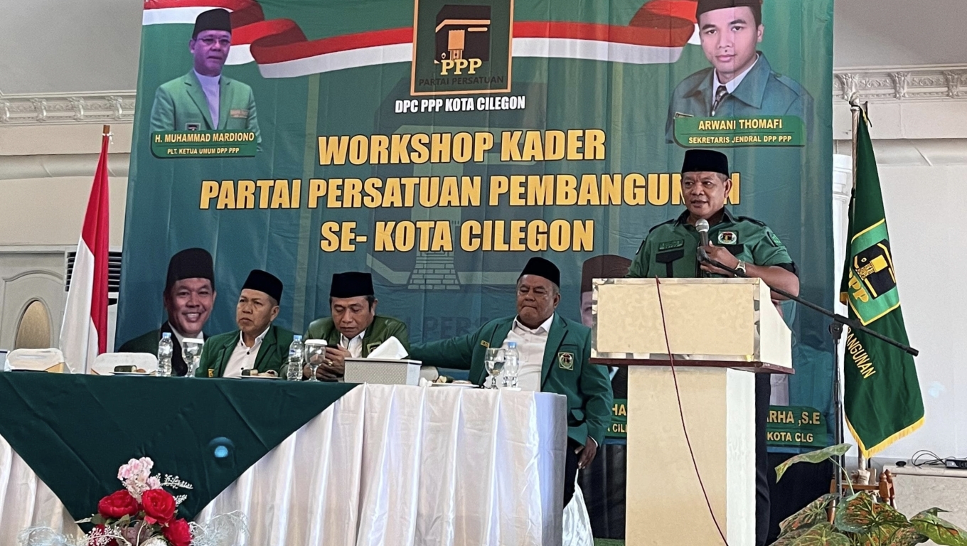 Ketua DPC PPP Sahruji saat memberikan sambutan dalam kegiatan workshop kader di Restoran Bintang Laguna. (Foto:Istimewa) 