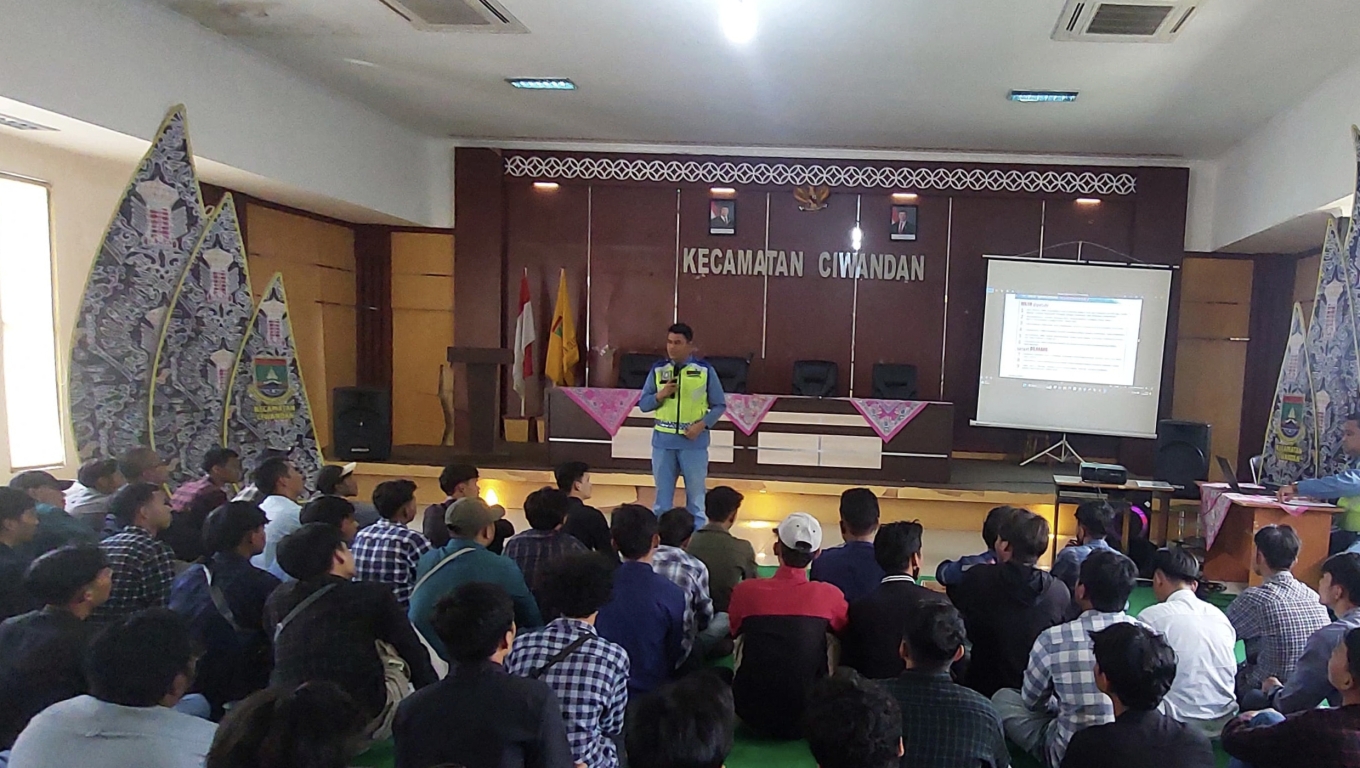 Suasana pelatihan keselamatan dan keamanan bagi 116 warga dari tiga kelurahan yang diselenggarakan KPSE Services Indonesia. (Foto:Istimewa) 