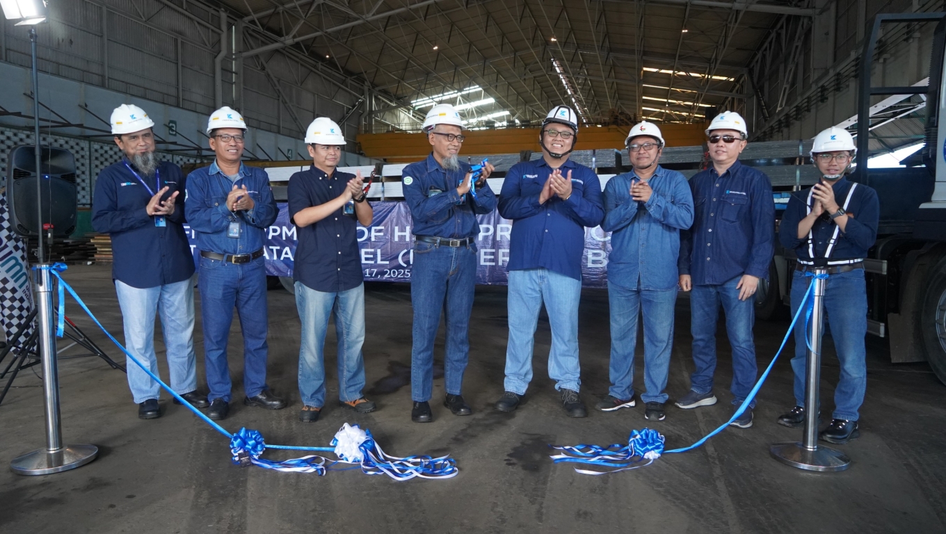 PT Krakatau Steel (Persero) Tbk melakukan pengiriman perdana untuk produk Hot Rolled Plate atau baja canai panas berbentuk lembaran. (Foto:Istimewa) 