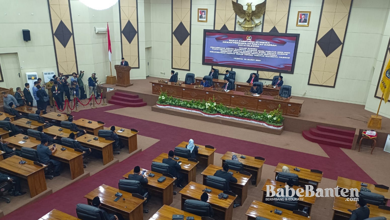 Walikota Cilegon, Robinsar saat menyampaikan enam misi utama pembangunan pada pidato perdananya dalam Rapat Paripurna Istimewa DPRD Kota Cilegon. (Foto: Babebanten.com) 