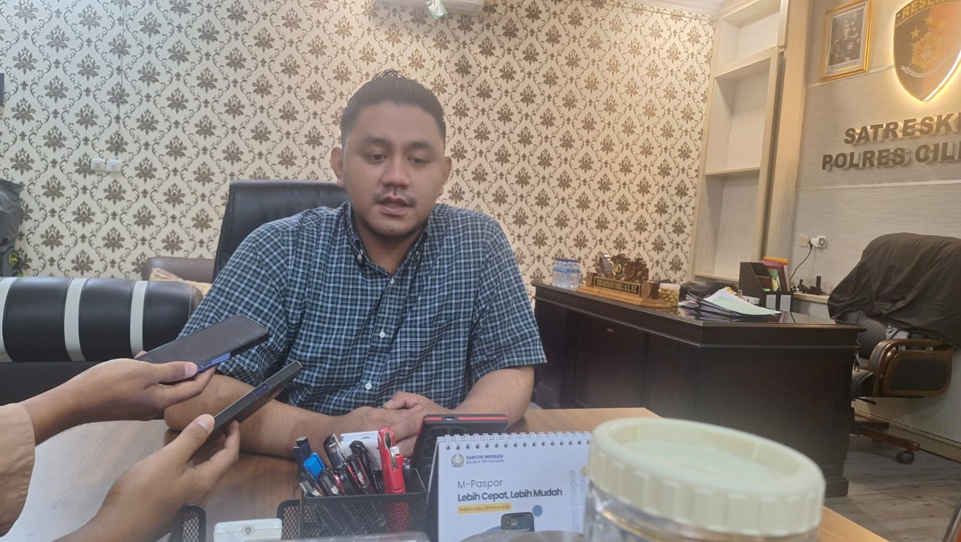 Kasat Reskrim Polres Cilegon, AKP Hardi Meidison Semula saat memberikan keterangan kepada wartawan.(Foto:Babebanten.com)