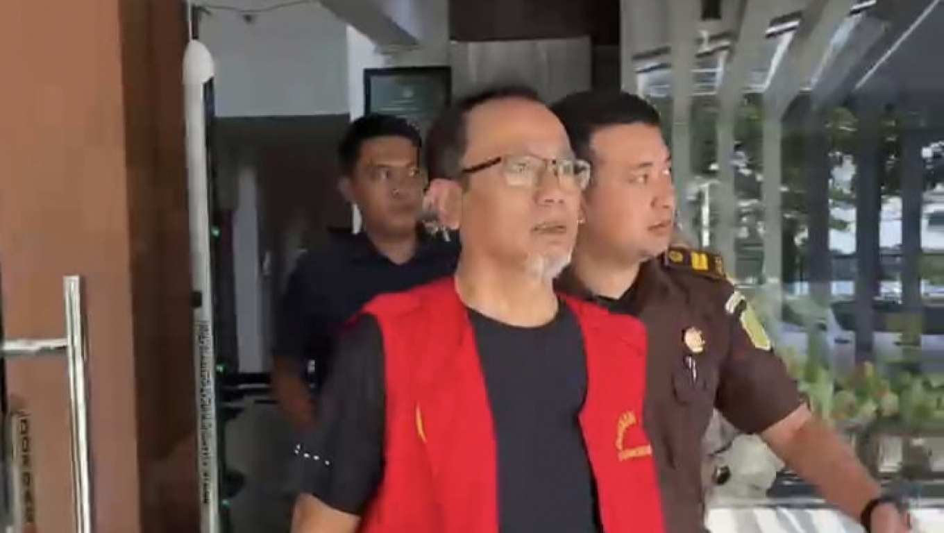 Terpidana korupsi pembangunan pasar rakyat Grogol, Tb Dikrie Maulawardhana saat dieksekusi Tim Jaksa Eksekutor Kejaksaan Negeri Kota Cilegon. (Foto: Istimewa)