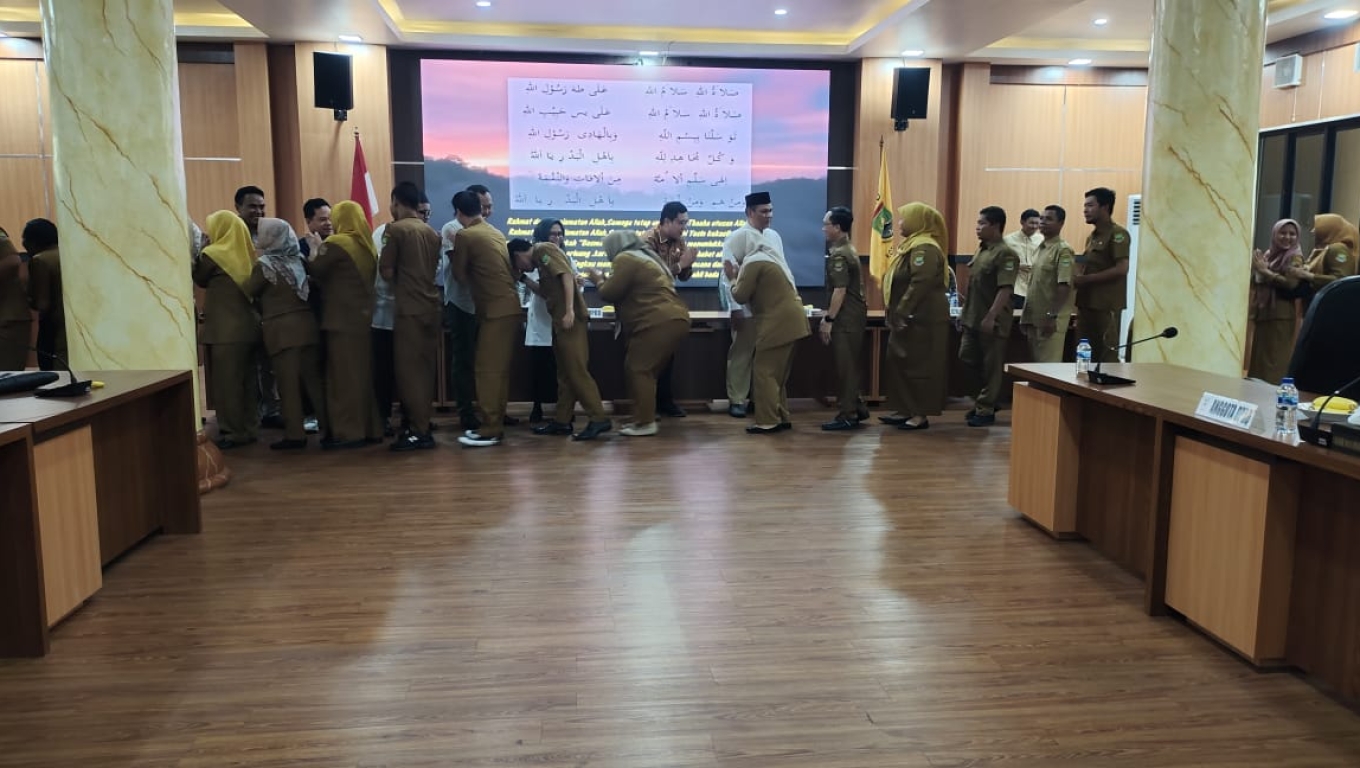 Suasana Halal Bihalal di DPRD Kota Cilegon. (Foto:Istimewa)