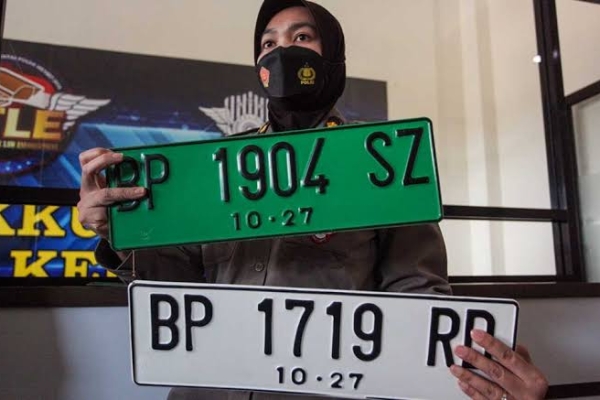 Ada Pelat Nomor Kendaraan Berwarna Hijau, Ini Artinya