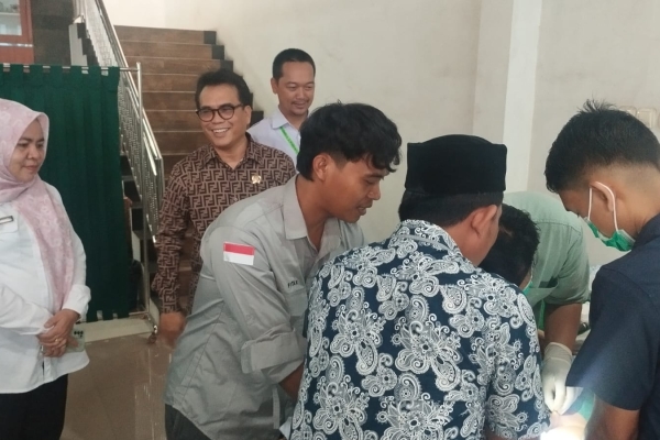 Dinas Kesehatan dan DPRD Banten Gelar Sunatan Massal di Cilegon