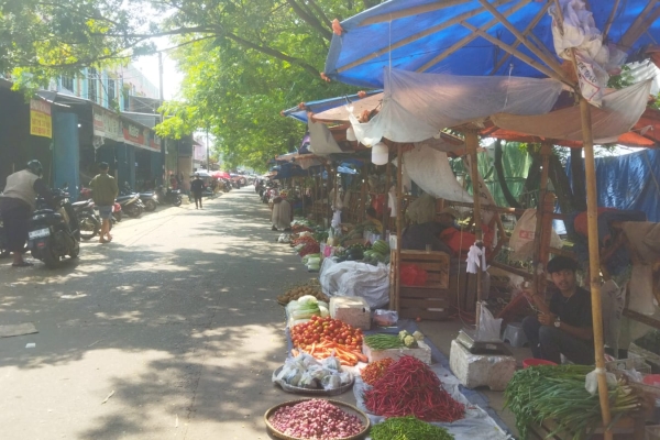 Pedagang Kaki Lima Pasar Kranggot Cilegon Keberatan Direlokasi 