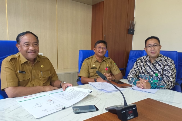 Walikota Cilegon Robinsar Menyetujui Novran Erviatman Mundur Dari Dirut BPRS - CM