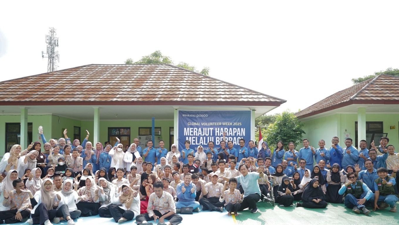 Krakatau Posco saat menggelar Global Volunteer Week bersama anak disabilitas di SKH Negeri 1 Kota Cilegon, Krakatau Posco. (Foto: Istimewa)