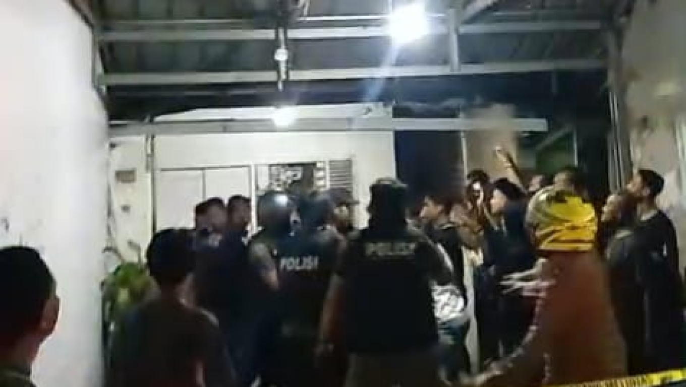 Suasana penangkapan pelaku pembunuhan terhadap Siti Maryam oleh Satreskrim Polres Cilegon. (Foto: Istimewa)