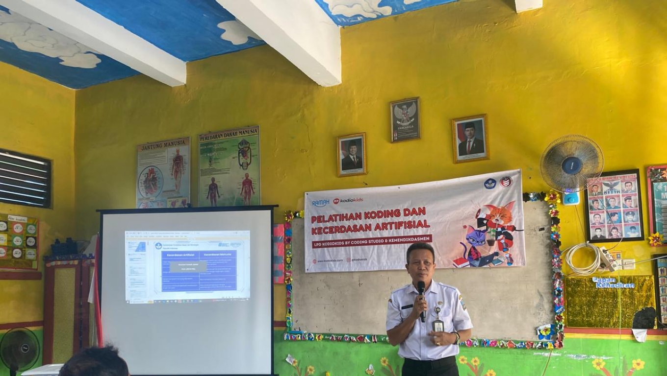 Suasana Pelatihan Cording dan Artificial Intelligence kepada Tenaga Pendidik yang dilaksanakan Dindikbud Kabupaten Serang. (Foto: Babebanten.com)