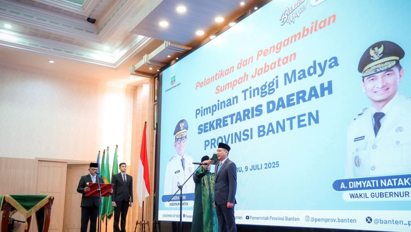 Pelantikan Deden Apriandhi Sebagai Sekda Provinsi Banten. (Foto: Istimewa)