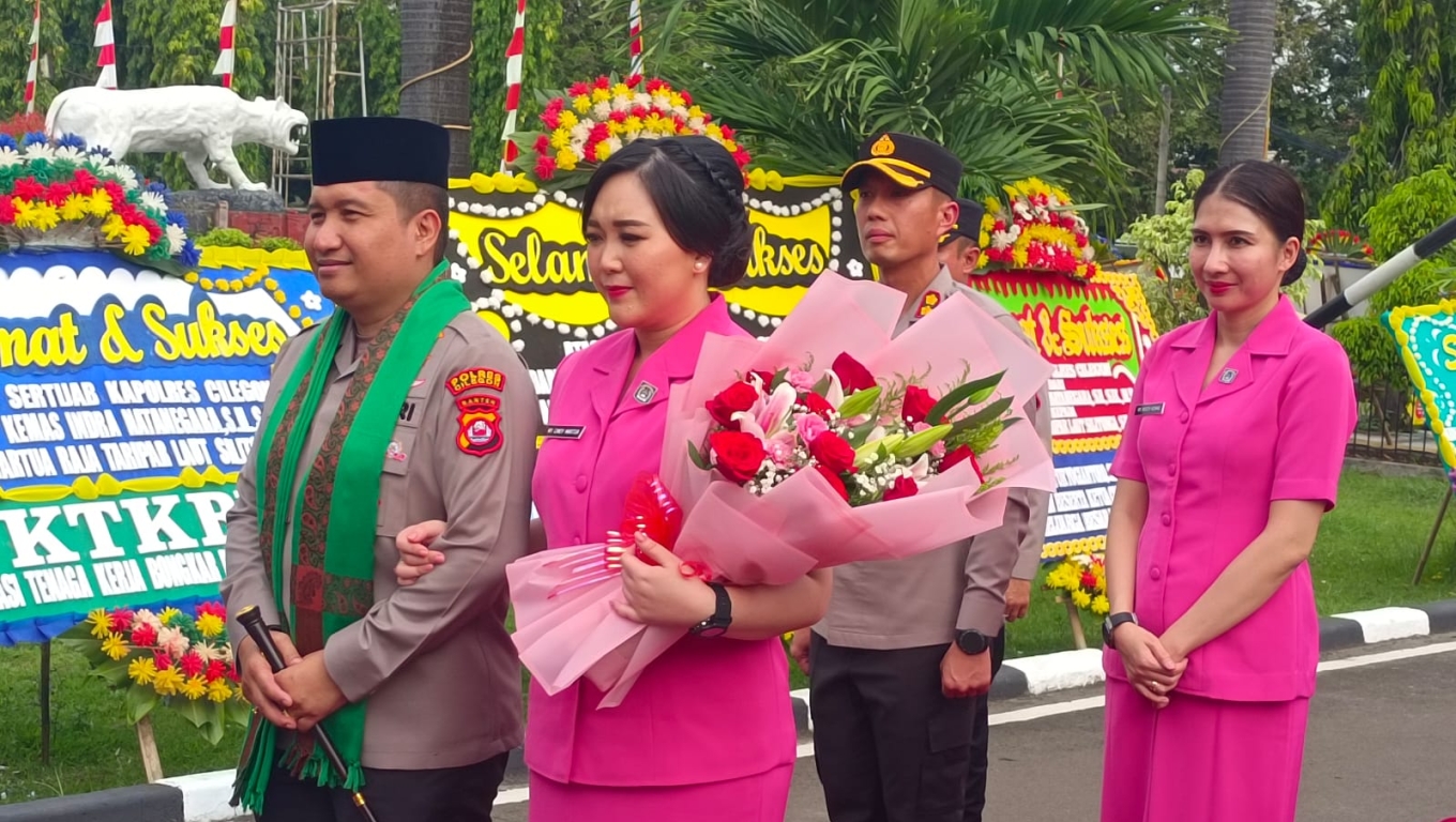 Penyambutan Kapolres Cilegon AKBP Dr. Martua Raja Taripar Laut Silitonga. (Foto: Arie/BabeBanten.com)