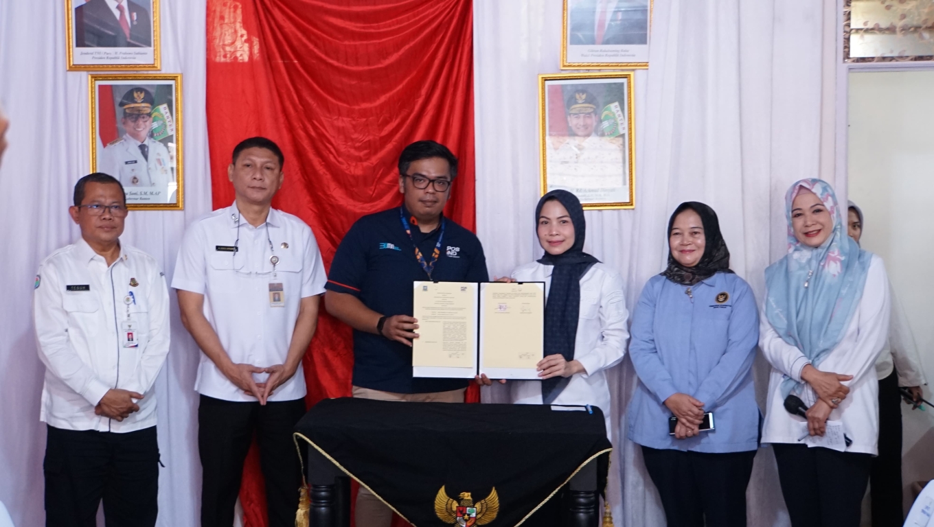 Kementerian Koordinator Bidang Pangan dan Kementerian Desa dan Pembangunan Daerah Tertinggal didampingi Bupati Serang Ratu Rachmatuzakiyah. (Foto: Istimewa)