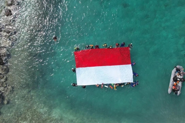 HUT RI Ke - 80, Lanal Banten Gelar Upacara Pengibaran Bendera Merah Putih di Pulau Sangiang