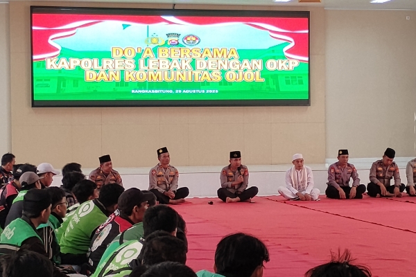 Kenang Affan, Kapolres Lebak Gelar Doa Bersama Dengan Ratusan Pengemudi Ojek Online