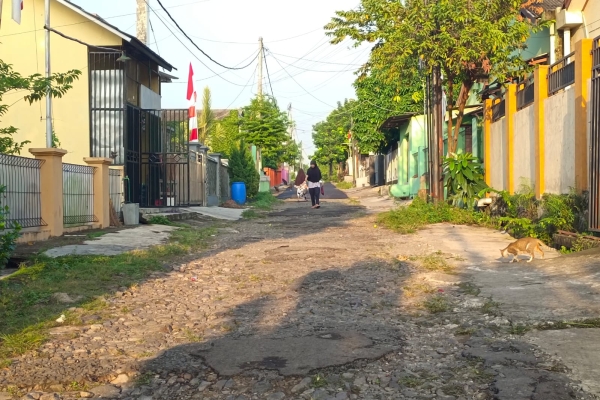 Pengaspalan Jalan Semar Bendungan Cilegon Tidak Menyentuh Area Kerusakan yang Paling Parah