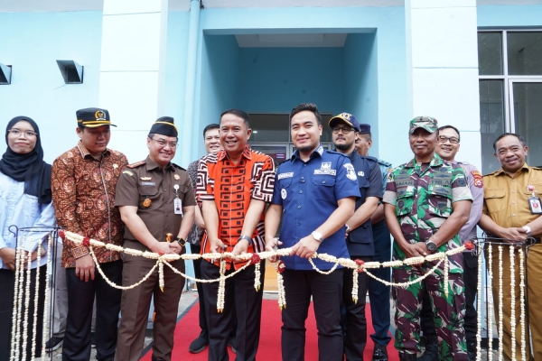 Walikota Cilegon Robinsar Resmikan Tiga Dapur Makan Bergizi Gratis