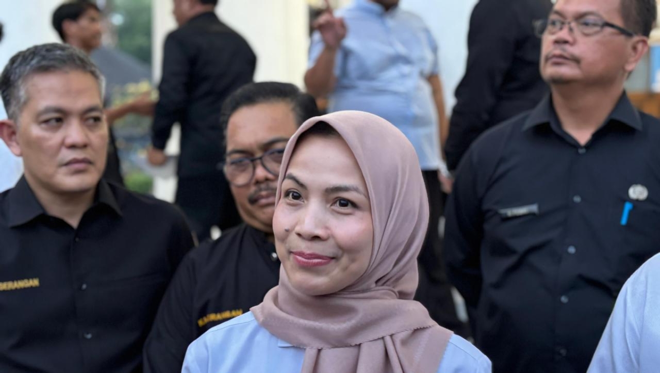 Bupati Serang Ratu Zakiyah saat memberikan keterangan kepada wartawan. (Foto: Babebanten.com)