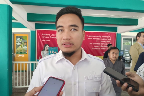 Walikota Robinsar Menjawab Kekhawatiran Pimpinan DPRD Cilegon Soal Pinjaman Daerah Untuk JLU