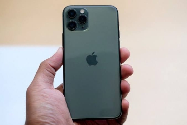 Resmi! iPhone 11 Pro Max Jadi HP Kuno, Apa Risikonya Jika Masih Dipakai? 