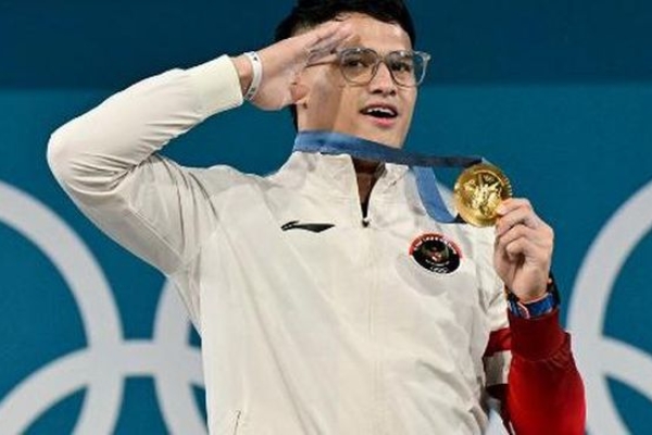 Atlet Angkat Besi Asal Serang Diangkat Jadi Letnan Dua TNI usai Raih Emas Kejuaraan Dunia