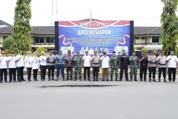 Hadapi Potensi Bencana Hidrometeorologi, Kapolres dan Walikota Robinsar Pimpin Apel Kesiapsiagaan