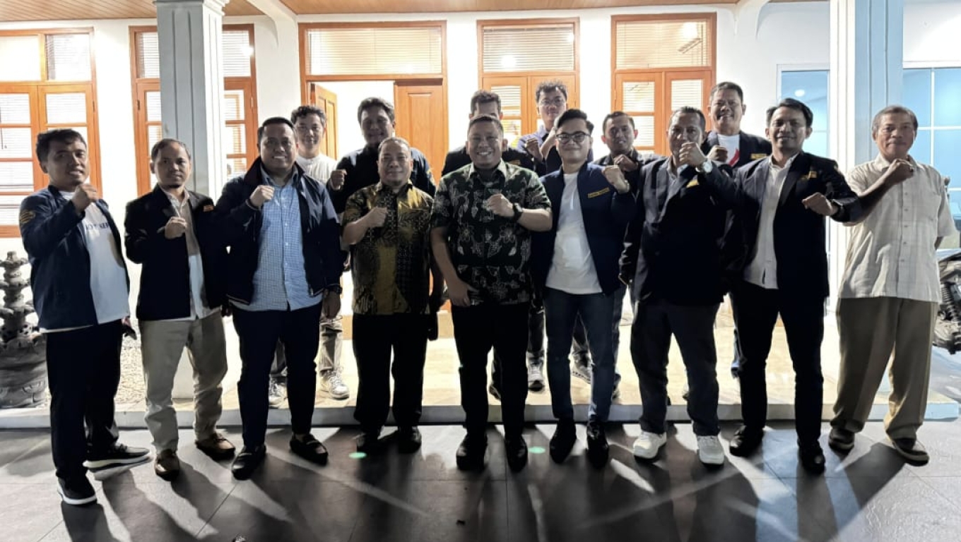 Pengurus Karang Taruna dari enam kecamatan melaporkan temuan kejanggalan penyelenggaraan Temu Karya Karang Taruna (TKKT) Kota Cilegon ke Pengurus Nasional Karang Taruna (PNKT). (Foto: Istimewa)