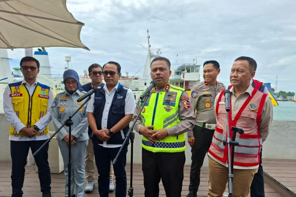 Cek Persiapan Libur Nataru, Kakorlantas Polri dan Kemenhub Tinjau Pelabuhan Merak