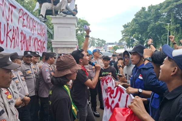 HUT ke-197 Kabupaten Lebak Diwarnai Aksi Unjuk Rasa Mahasiswa