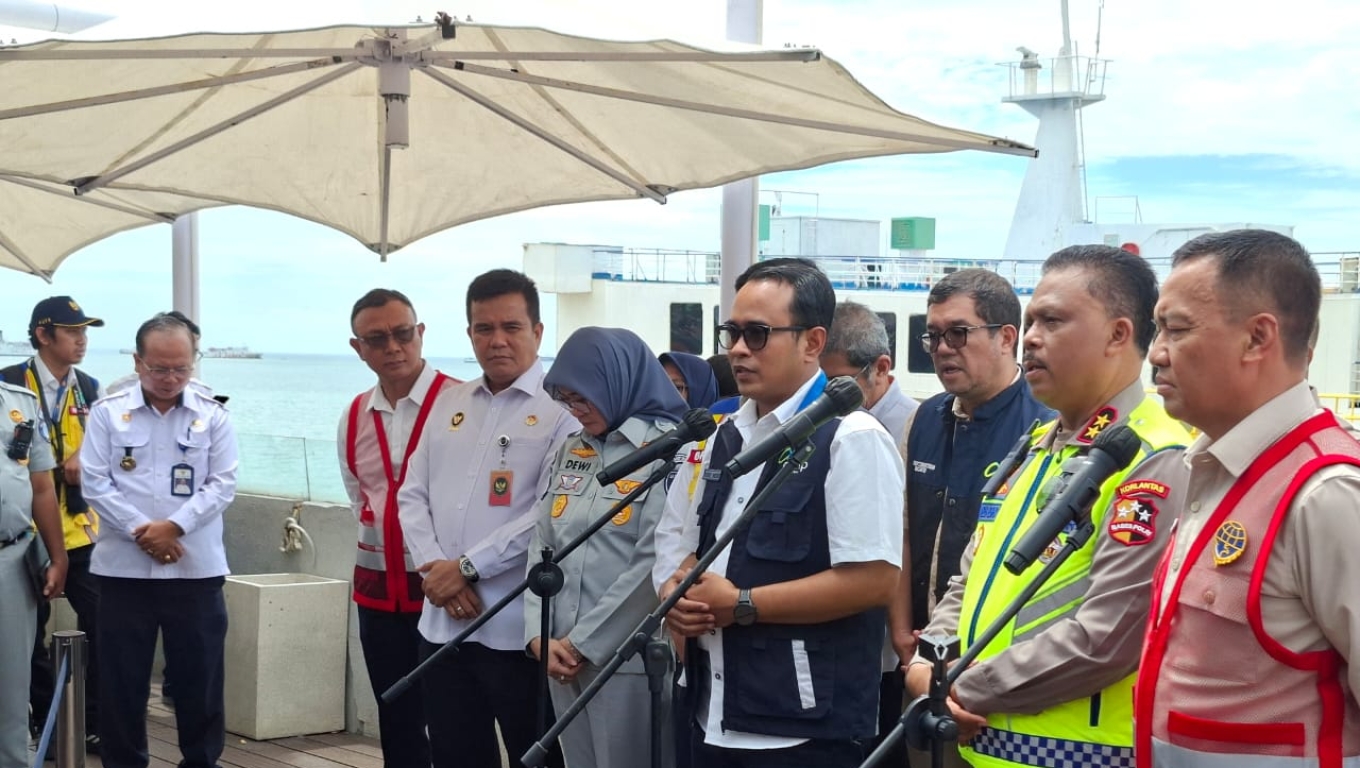 Direktur Utama PT ASDP Indonesia Ferry, Heru Widodo saat memberikan keterangan kepada wartawan soal diskon tarif. (Foto: BabeBanten)