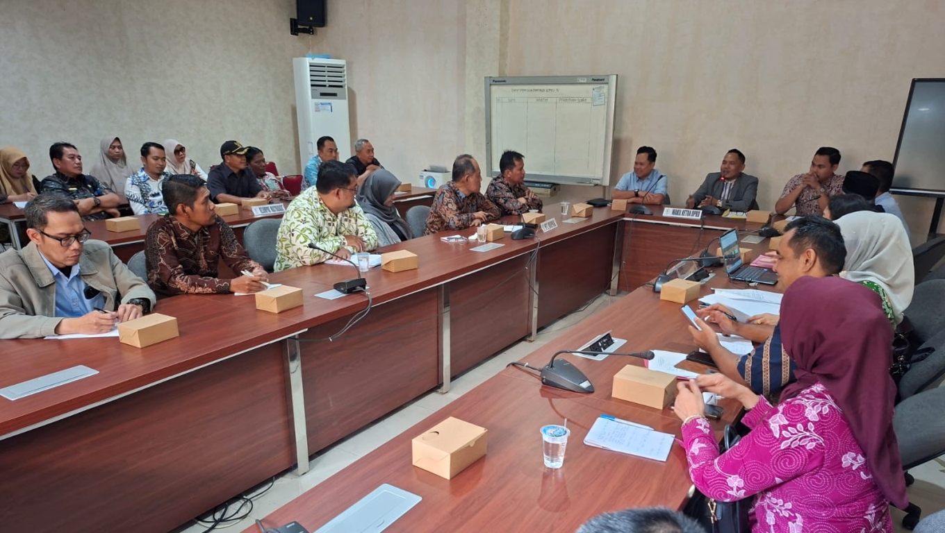 Rapat dengar pendapat DPRD Kota Cilegon dengan manajemen PT Vopak Terminal Merak dan Pemkot Cilegon.(Foto: Babe Banten)