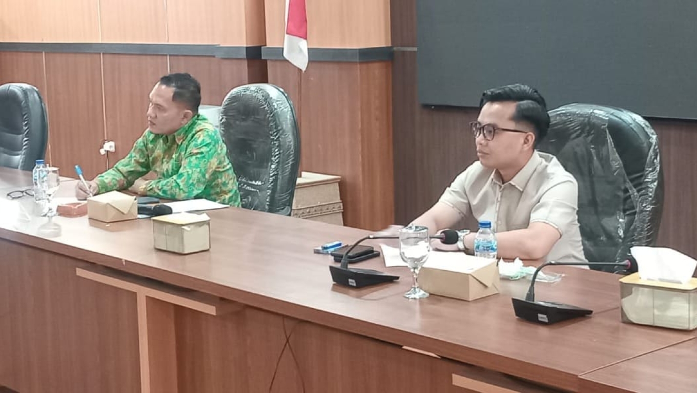 Wakil Ketua II DPRD Kota Cilegon, Masduki saat memimpin RDP soal penanganan banjir di wilayah Ciwandan.(Foto: Istimewa)
