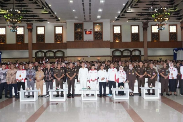 Gema Sholawat Ribuan Anggota BPD Jawa Timur Sambut Prof Reda, Perkuat Sinergi Jaga Desa