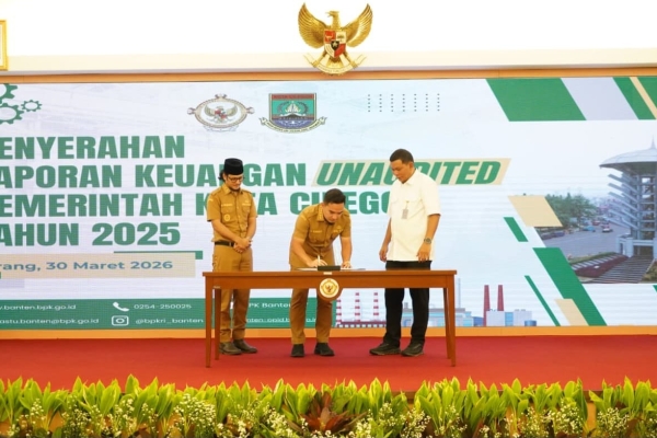 Walikota dan Wakil Walikota Cilegon Serahkan LKPD Tahun 2025 ke BPK