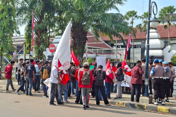Kantor Walikota Cilegon Didemo Puluhan Mahasiswa, Ini Poin Tuntutannya