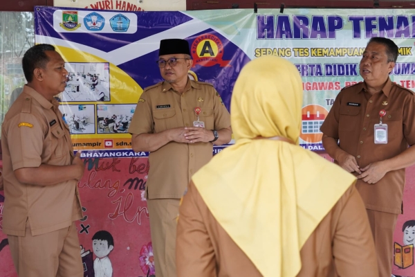 Plt Sekda Kota Cilegon Ahmad Aziz Pantau Langsung Pelaksanaan TKA di SDN Sumampir