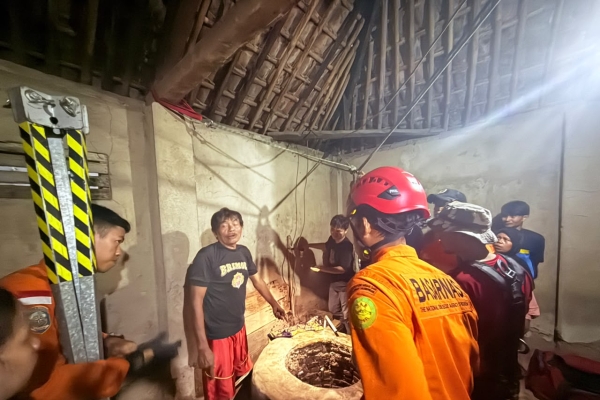 Basarnas Banten Evakuasi Korban Terjatuh ke Dalam Sumur di Kragilan, Kabupaten Serang