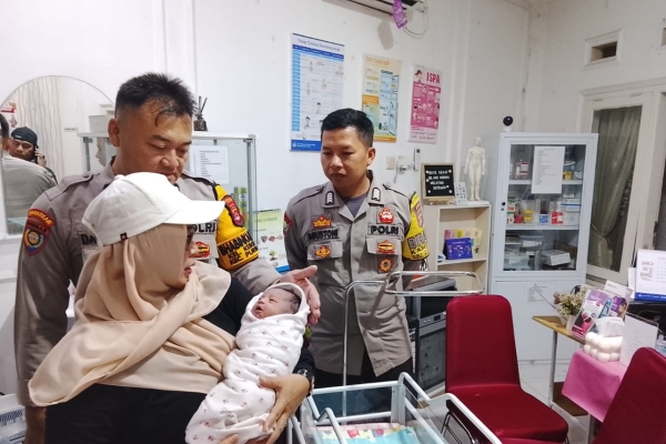 Bayi Perempuan Ditemukan di Samping Sungai Perumahan Metro Cilegon, Polisi Lakukan Penyelidikan
