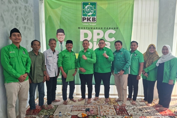 Cak Imin Resmi Tunjuk Isro Mi'raj untuk Menahkodai PKB Kota Cilegon