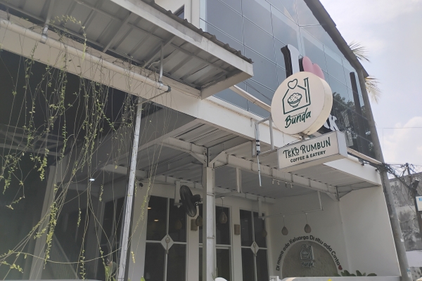 Rumah Makan Bunda, Destinasi Kuliner dengan Iga Bakar dan Ayam Kampung Andalan yang Ramah di Kantong