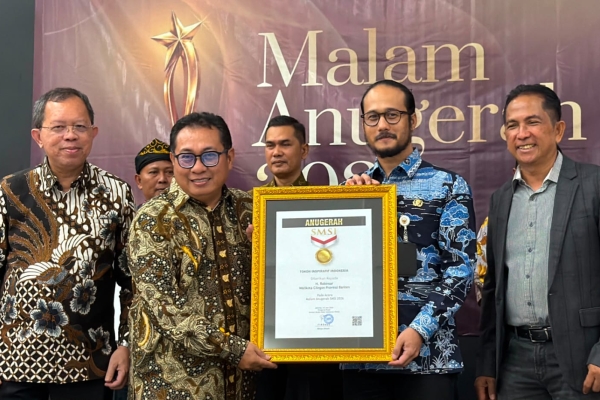 Wali Kota Cilegon Raih Penghargaan Tokoh Inspiratif di Malam Anugerah SMSI 2026