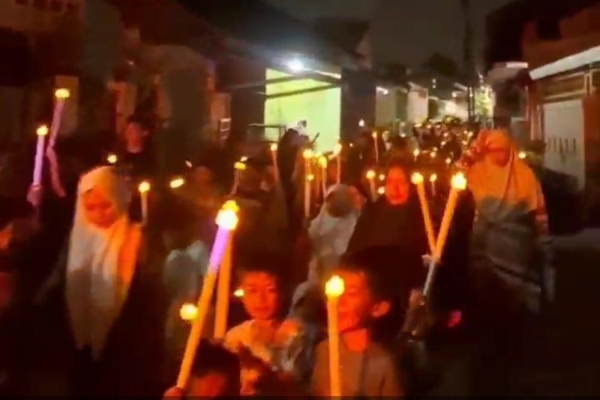 Warga Ciwaduk Gede Cilegon Sambut Tahun Baru Islam dengan Pawai Obor