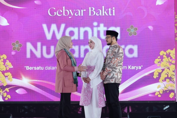 Irna Narulita Takjub Melihat Gebyar Bakti Wanita Nusantara di Alun-alun Cilegon Berlangsung Meriah