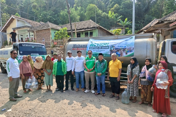 Masyarakat Gunung Batur dan Tembulun Krisis Air Bersih, PPP Cilegon Salurkan Bantuan