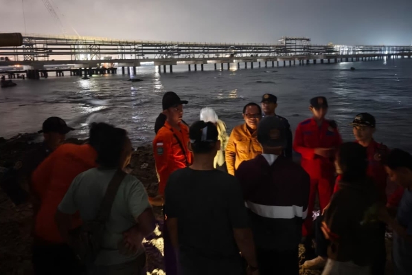 Pemancing Asal Jepara Jawa Tengah Hilang Dihantam Ombak di Pantai Peni Kota Cilegon