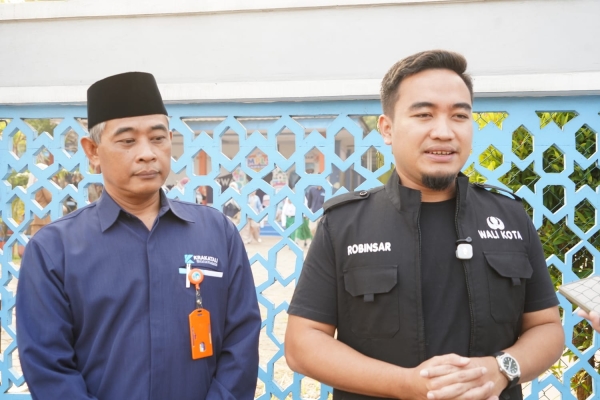 Walikota Robinsar Ingin Sekolah Swasta Tingkat SD dan SMP Gratis di Cilegon