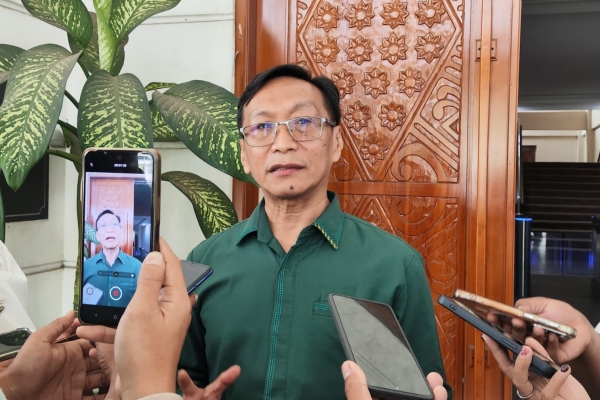 Walikota Robinsar Pilih Ratu Ati dan Rapih Sebagai Komisaris Independen PT PCM!