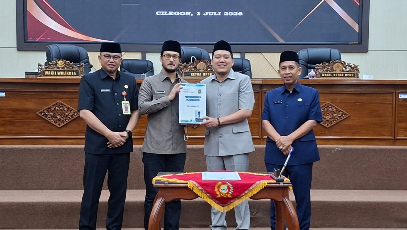 Ketua DPRD Kota Cilegon Rizki Khairul Ichwa saat memimpin Rapat Paripurn. (Foto: Babe Banten)