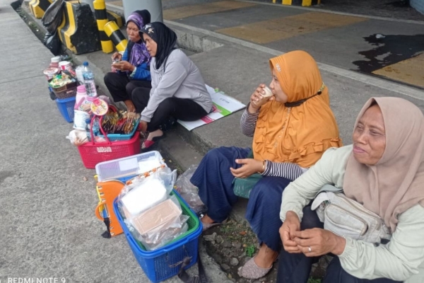 Berjualan di Pelabuhan Merak, Pedagang Asongan Ngaku Diminta Uang Rp650 Ribu oleh ASDP